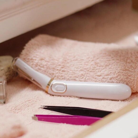 Bikini Shaver and Trimmer Hair Remover for Women, Dry Use Electric Razor 1 Pack - Picture 10 of 14